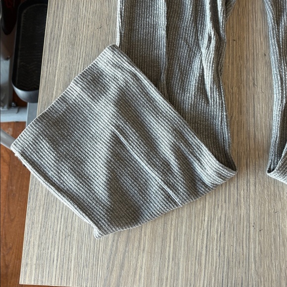 Colsie Gray Ribbed Knit Flare Lounge Pants Size M - Picture 4 of 6